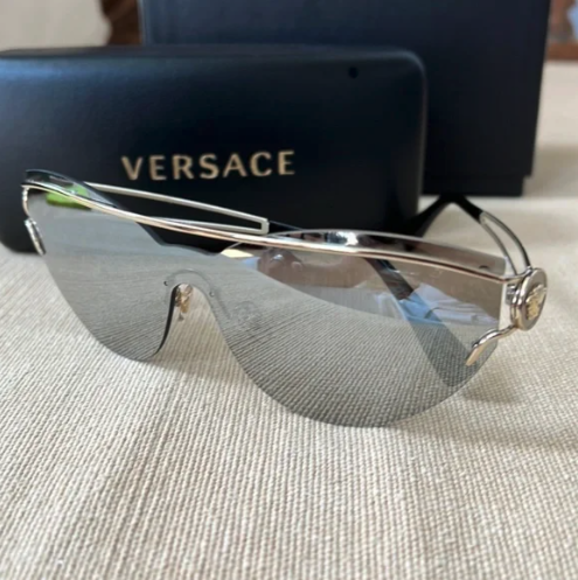 Reflective Metallic Sunglasses